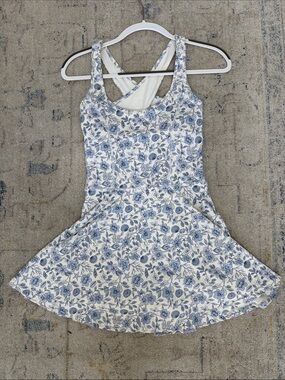 Gianni Bini White and Blue Floral Athletic Dress